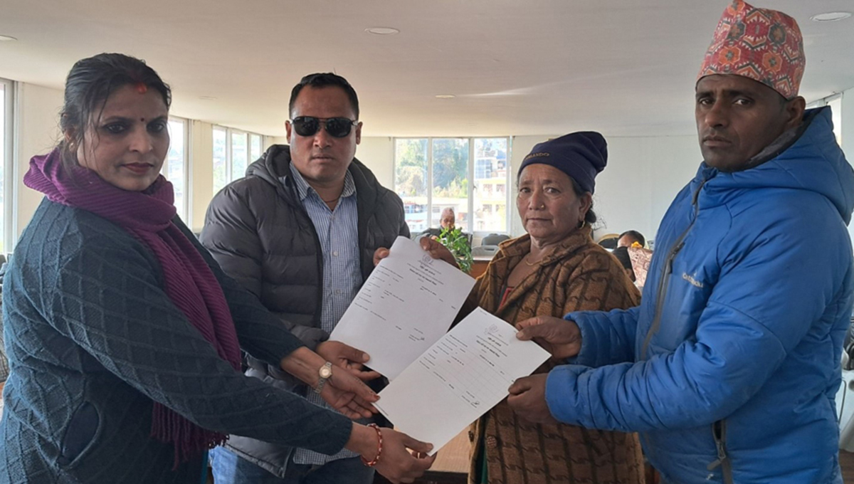 खोटाङमा भूमिहीनलाई निस्सा वितरण